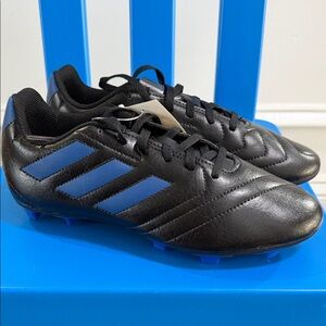 Adidas kids cleats Black and Blue Athletic Shoes size 5 new box